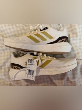 adidas White & Olive Green Women's Running Sneakers